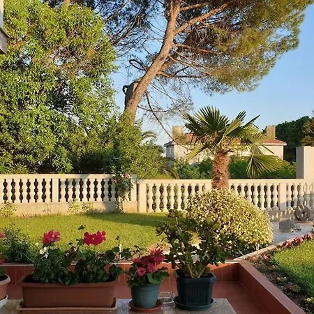 Romantic Anna In The Center Of Krk Apartman