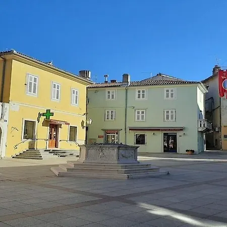 Romantic Anna In The Center Of Krk